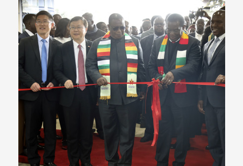 Zimbabwean president commissions Chinese-funded airport terminal extension